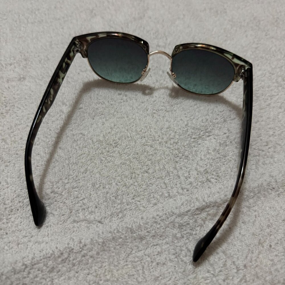 Sunglasses - Picture 4 of 4